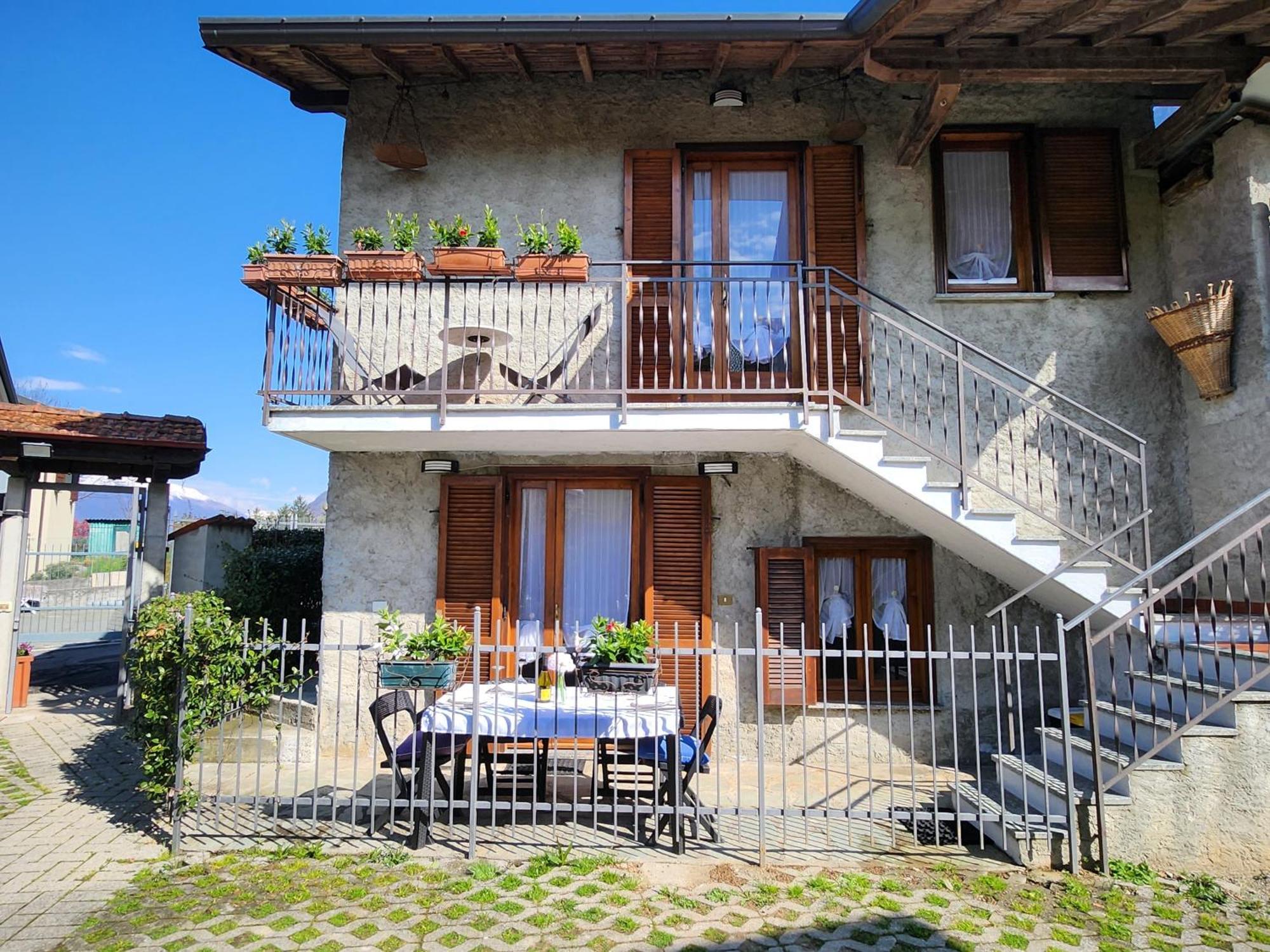 Laura'S Cottage With Lake View, Detached, 5 Kilometers From Varenna Lierna Room photo