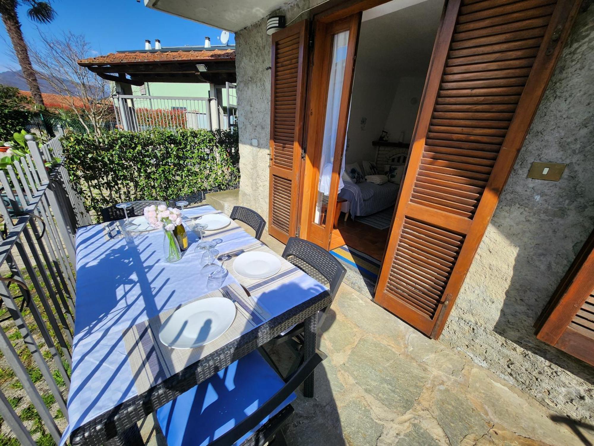 Laura'S Cottage With Lake View, Detached, 5 Kilometers From Varenna Lierna Exterior photo