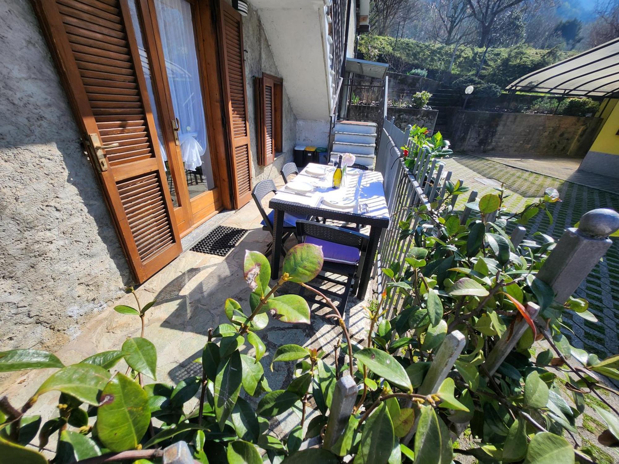 Laura'S Cottage With Lake View, Detached, 5 Kilometers From Varenna Lierna Exterior photo
